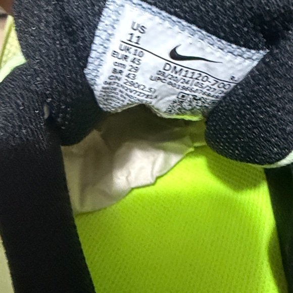 Men's Nike Legend Essential 3 NN Sneakers - Picture 8 of 15